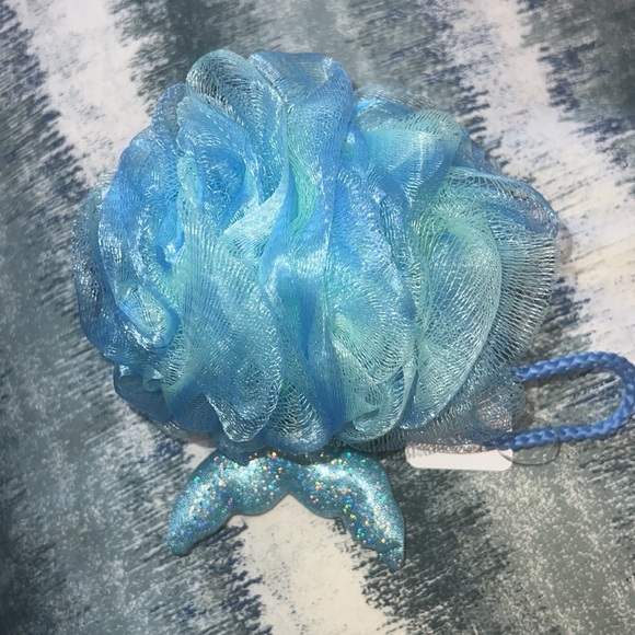 BATH & BODY WORKS BLUE MERMAID TAIL SHOWER SPONGE LOOFAH - Picture 10 of 10